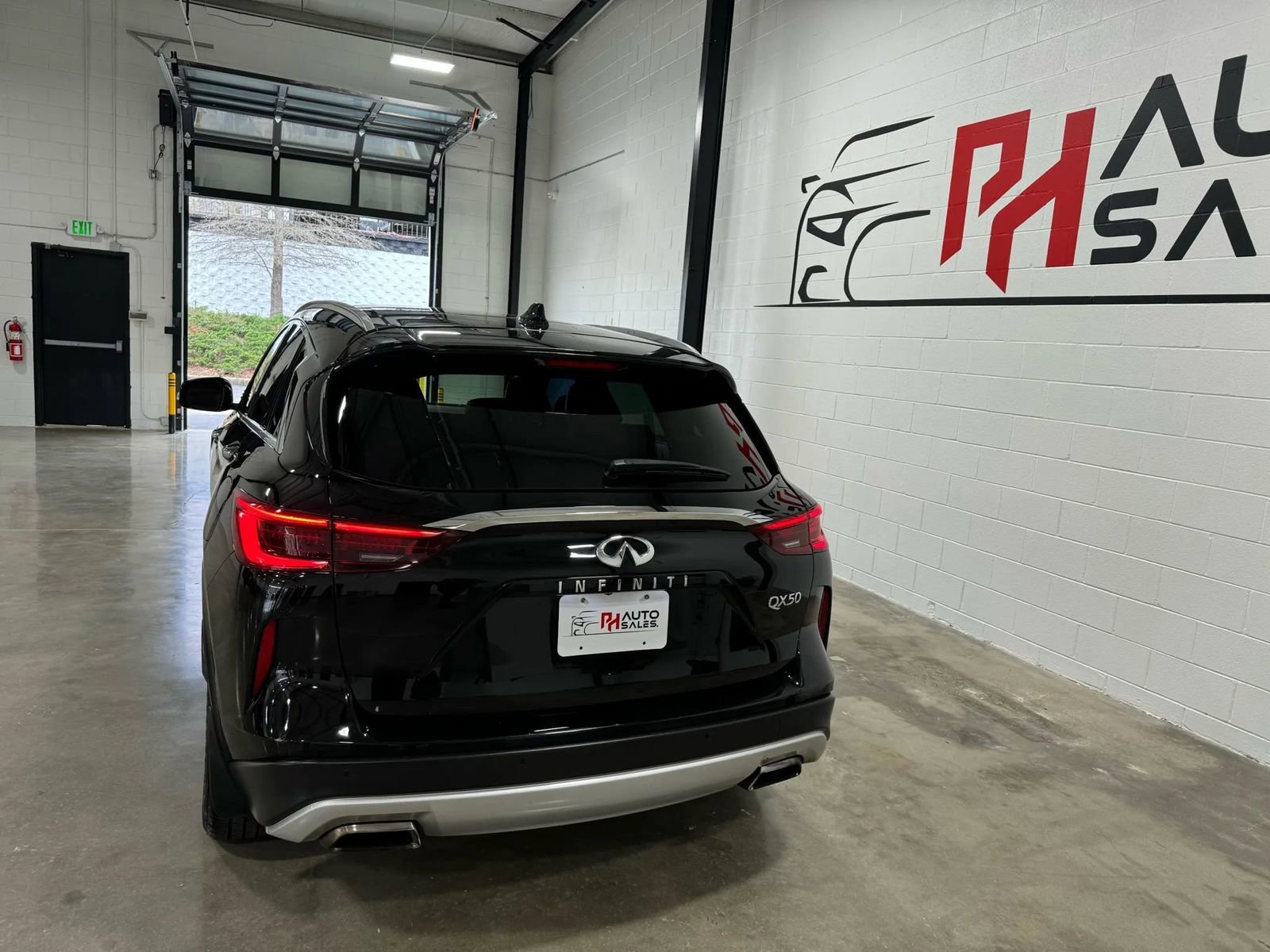 Used 2019 INFINITI QX50 Essential w/ Premium Heat Package image 3