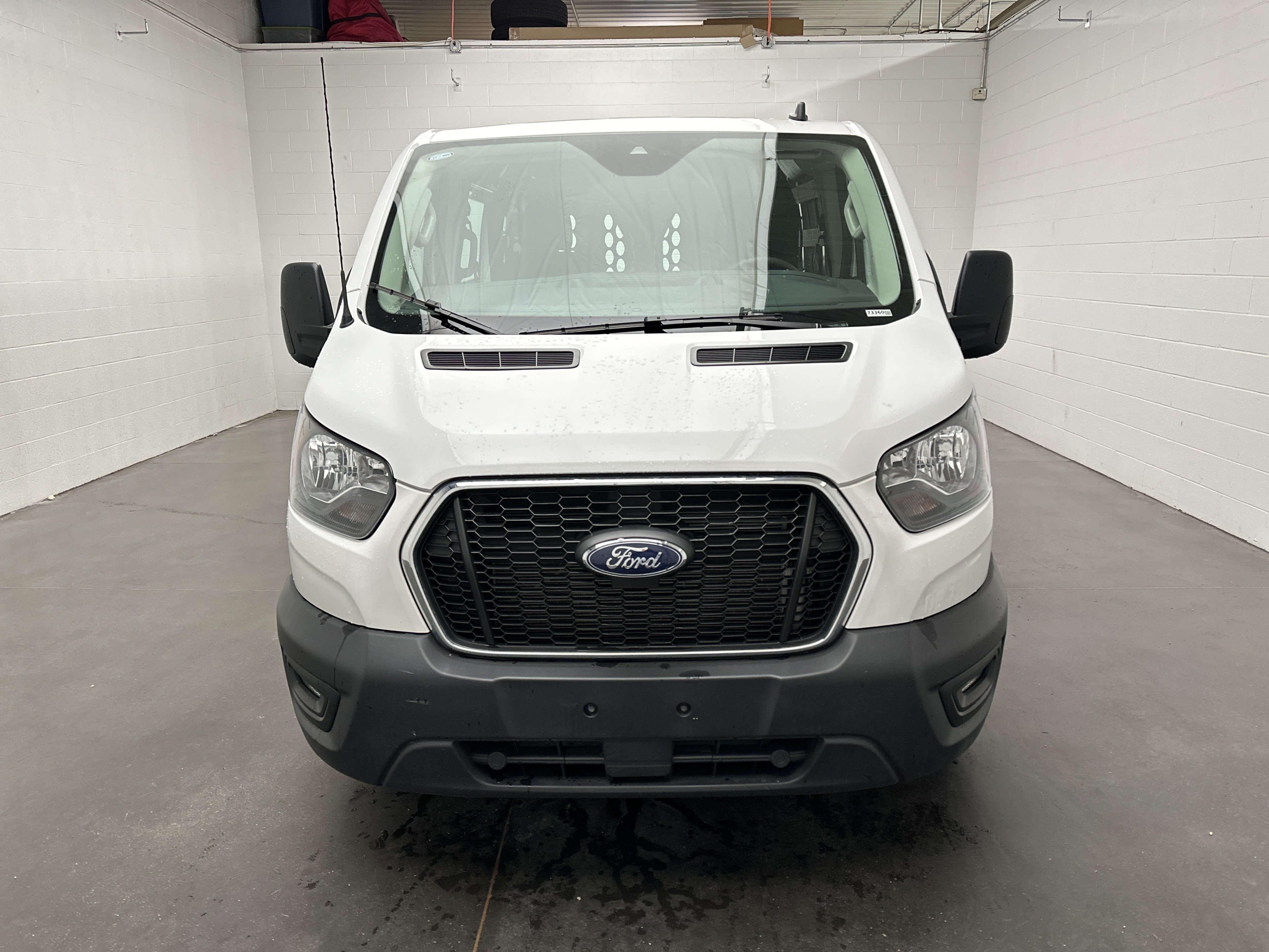 Used 2025 Ford Transit 250 Low Roof w/ Exterior Upgrade Package RWD image 3