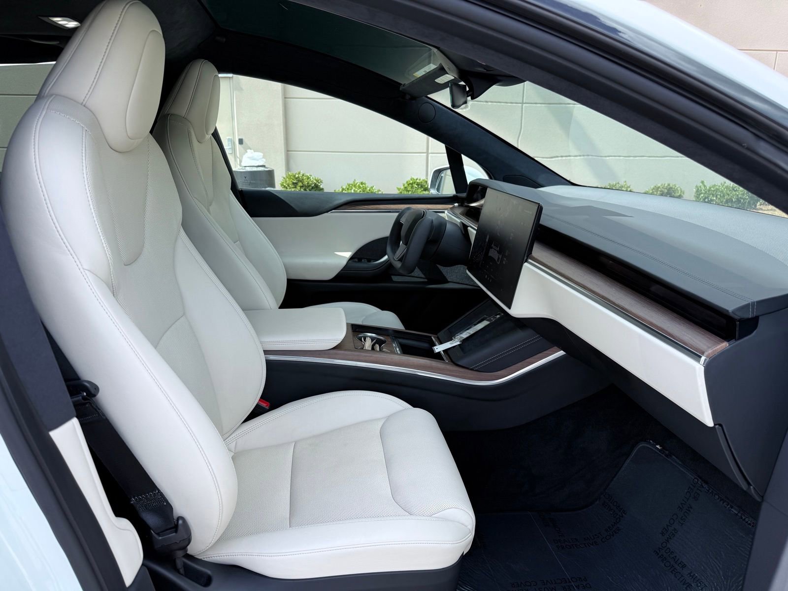 Used 2022 Tesla Model X image 35
