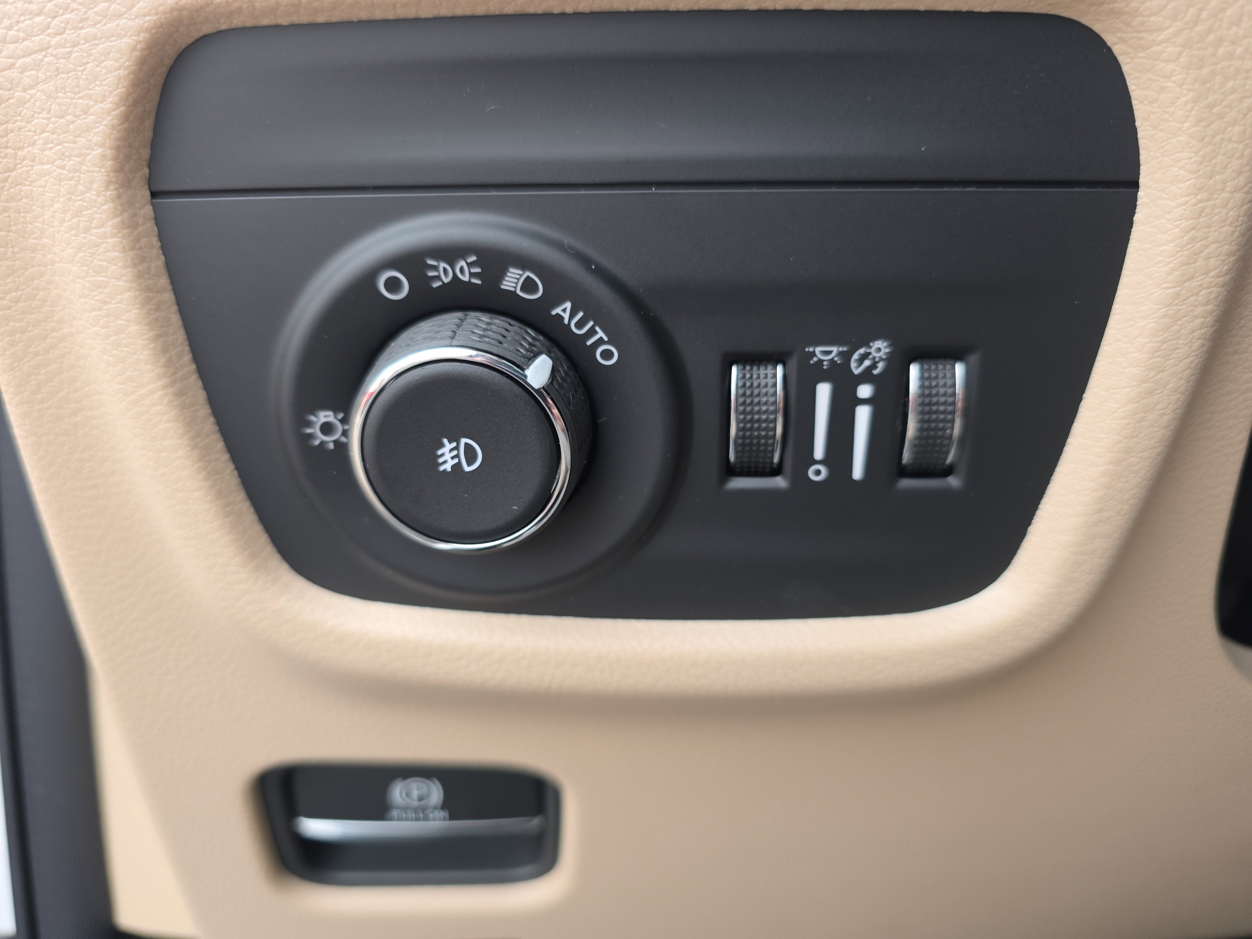 New 2025 Jeep Grand Cherokee Limited w/ Black Appearance Package image 12