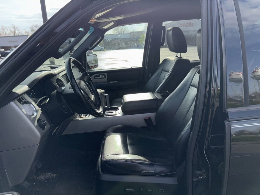 Used 2017 Ford Expedition EL XLT w/ Equipment Group 202A image 9