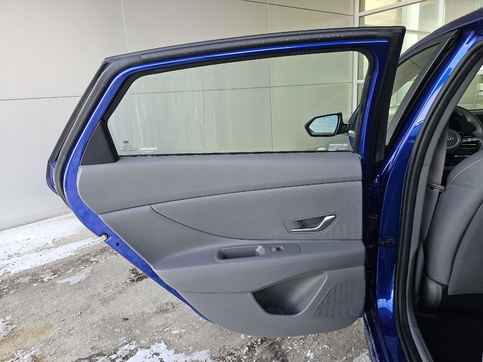 Used 2021 Hyundai Elantra SEL image 16