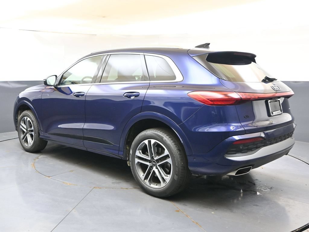 Used 2025 Audi Q5 Premium Plus w/ Premium Plus AWD/4WD image 3