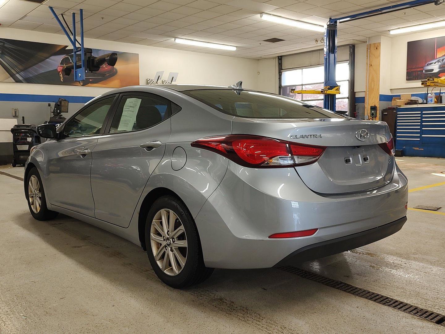 Used 2015 Hyundai Elantra SE w/ Option Group 02 image 24