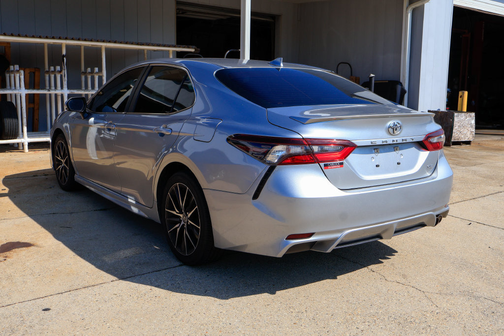 Used 2022 Toyota Camry SE FWD image 8
