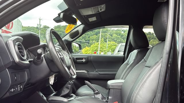 Certified 2022 Toyota Tacoma TRD Sport AWD/4WD image 10