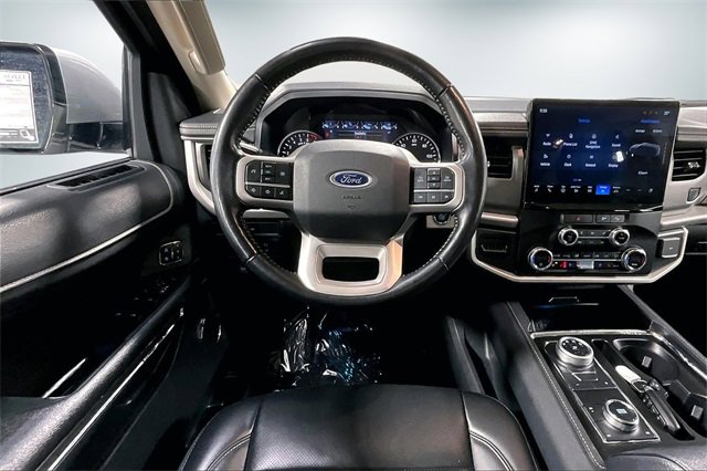 Used 2023 Ford Expedition Max XLT image 9