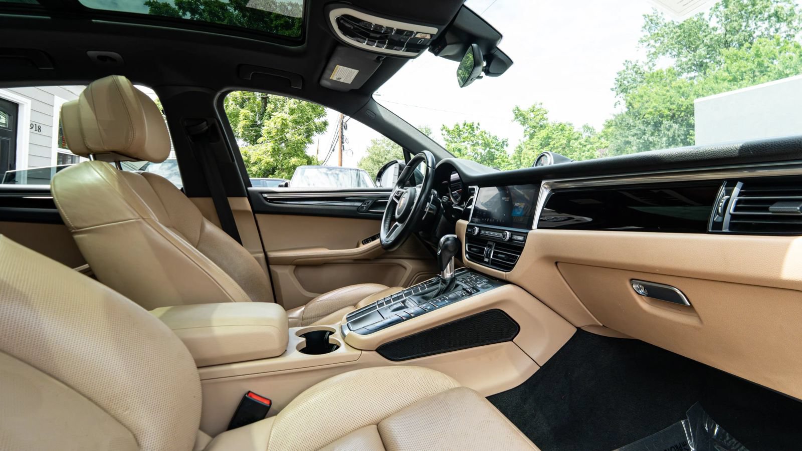 Used 2019 Porsche Macan AWD/4WD image 11