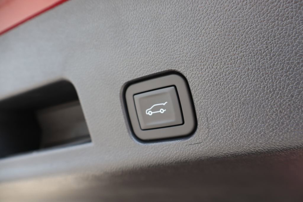 New 2025 Chevrolet Traverse LT w/ Sun and Wheel Package image 38