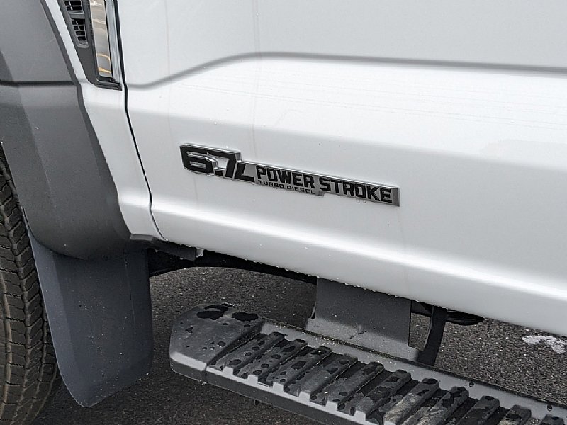 New 2025 Ford F550 4x4 Regular Cab Super Duty image 13