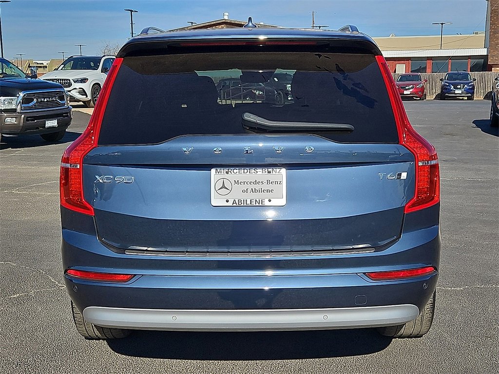 Used 2022 Volvo XC90 T6 Momentum w/ Advanced Package image 6
