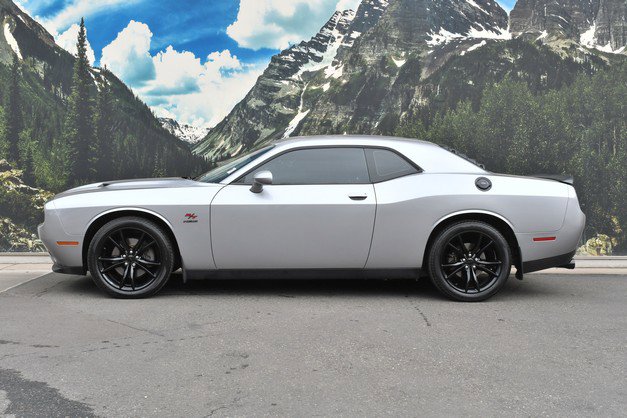 Used 2016 Dodge Challenger R/T w/ Driver Convenience Group image 7