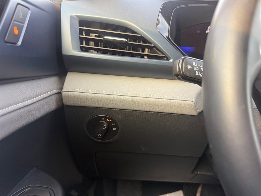 Used 2024 Volkswagen Taos SE image 22