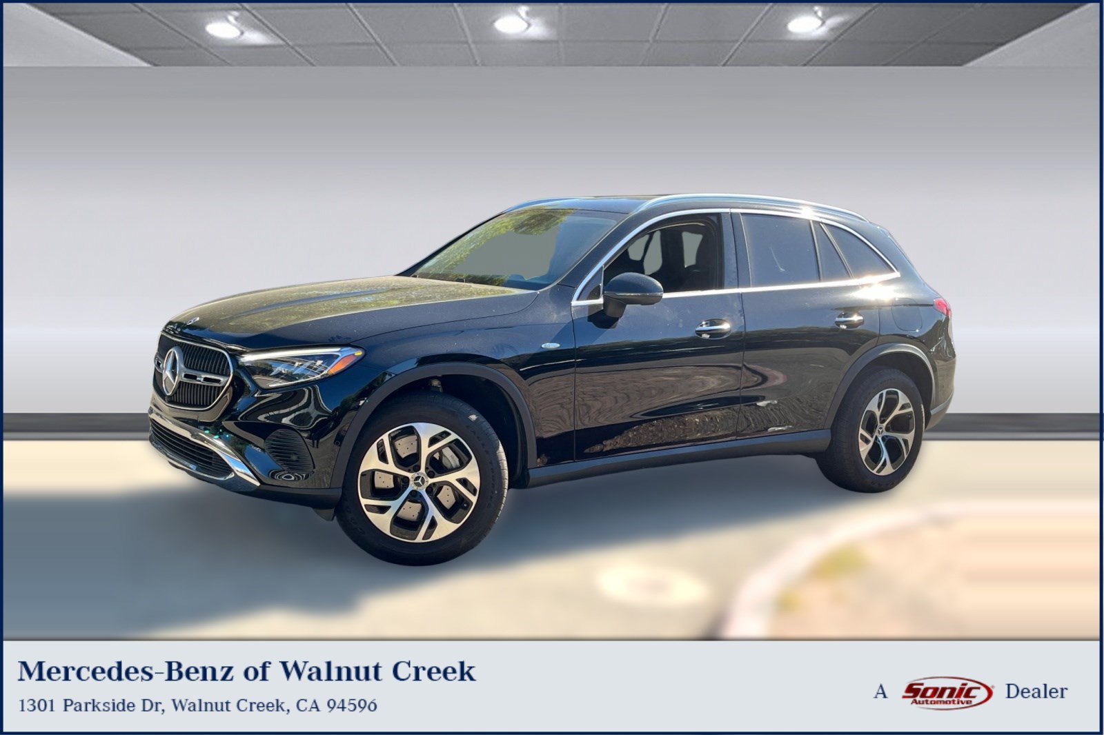 Used 2025 Mercedes-Benz GLC 350e 4MATIC image 1