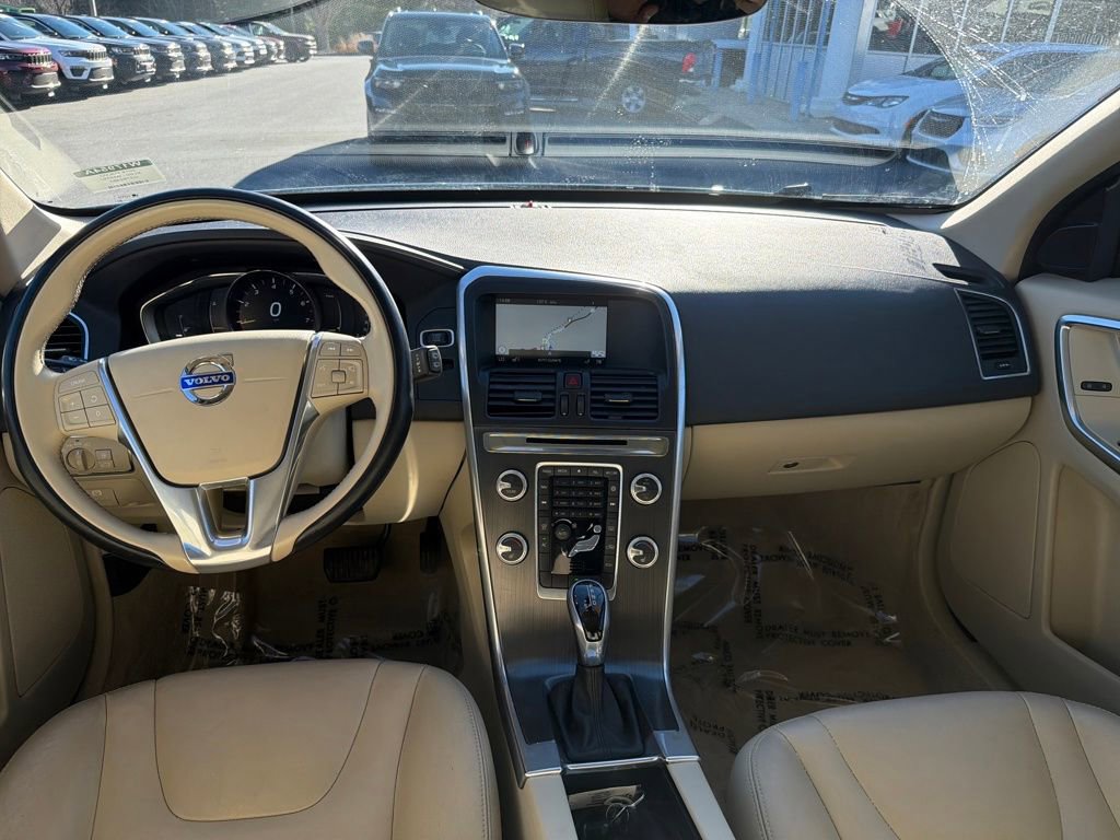 Used 2016 Volvo XC60 T5 Premier image 16
