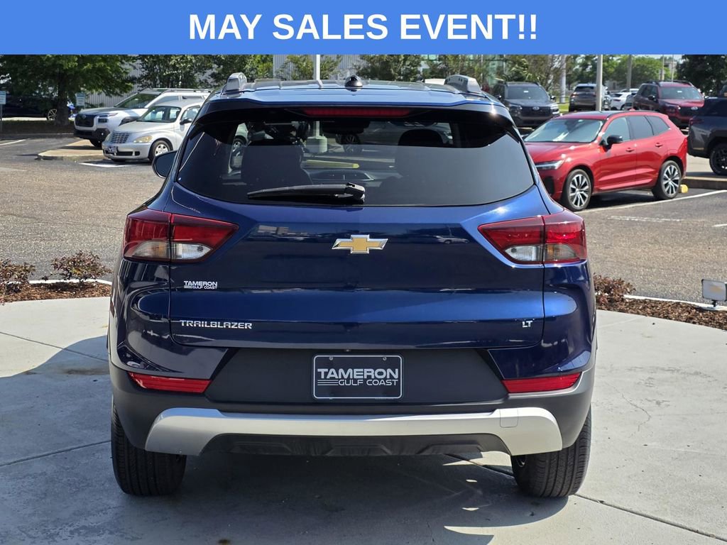 Used 2022 Chevrolet TrailBlazer LT FWD image 3
