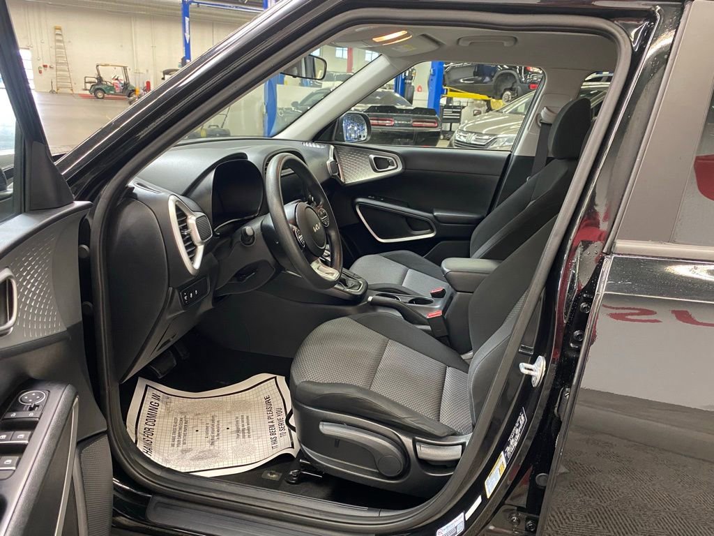 Used 2023 Kia Soul LX w/ Option Group 015 image 19