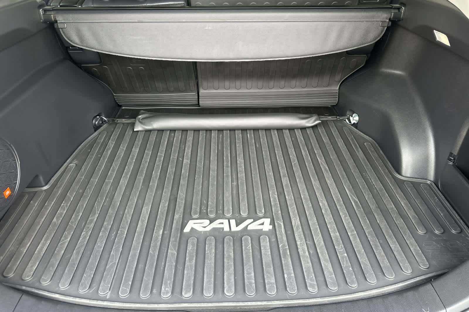Used 2025 Toyota RAV4 XLE Premium w/ Weather Package AWD/4WD image 15