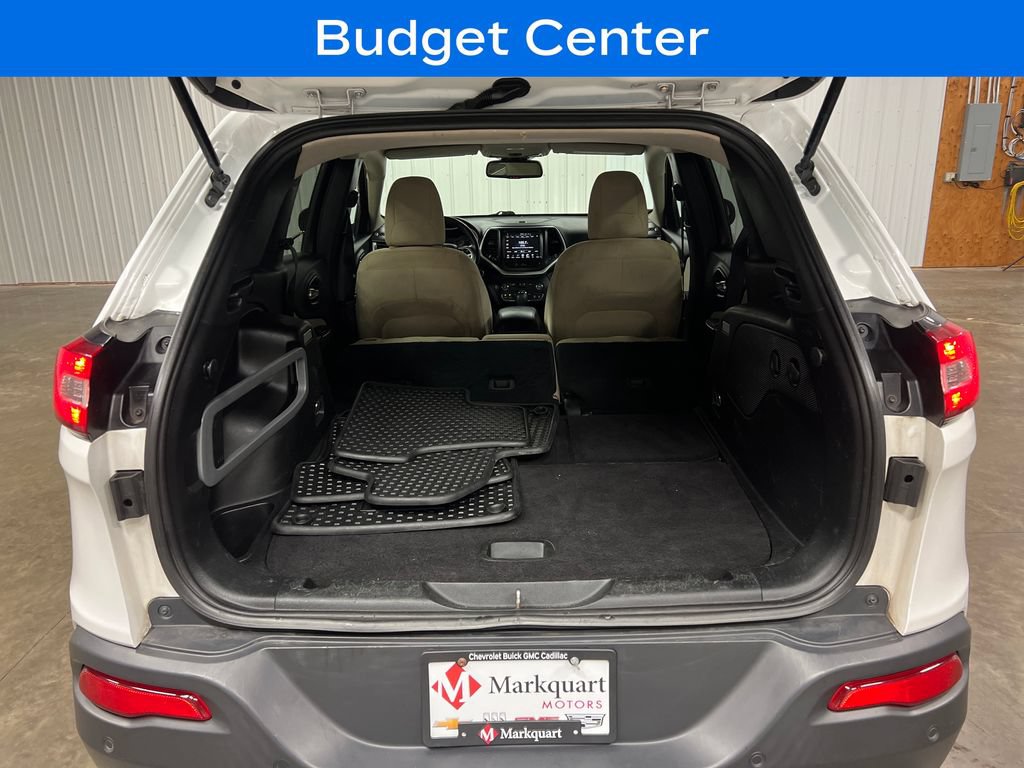 Used 2017 Jeep Cherokee Latitude w/ Safety/Convenience Group AWD/4WD image 11