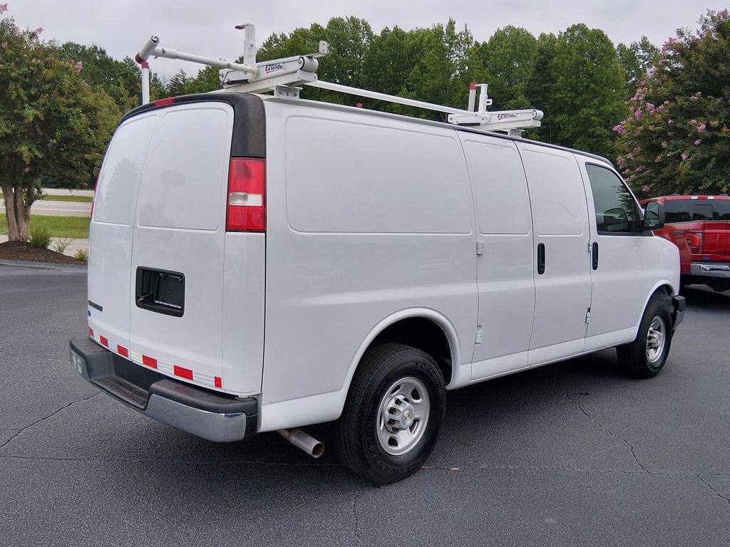 Used 2022 Chevrolet Express 2500 w/ Driver Convenience Package RWD image 4