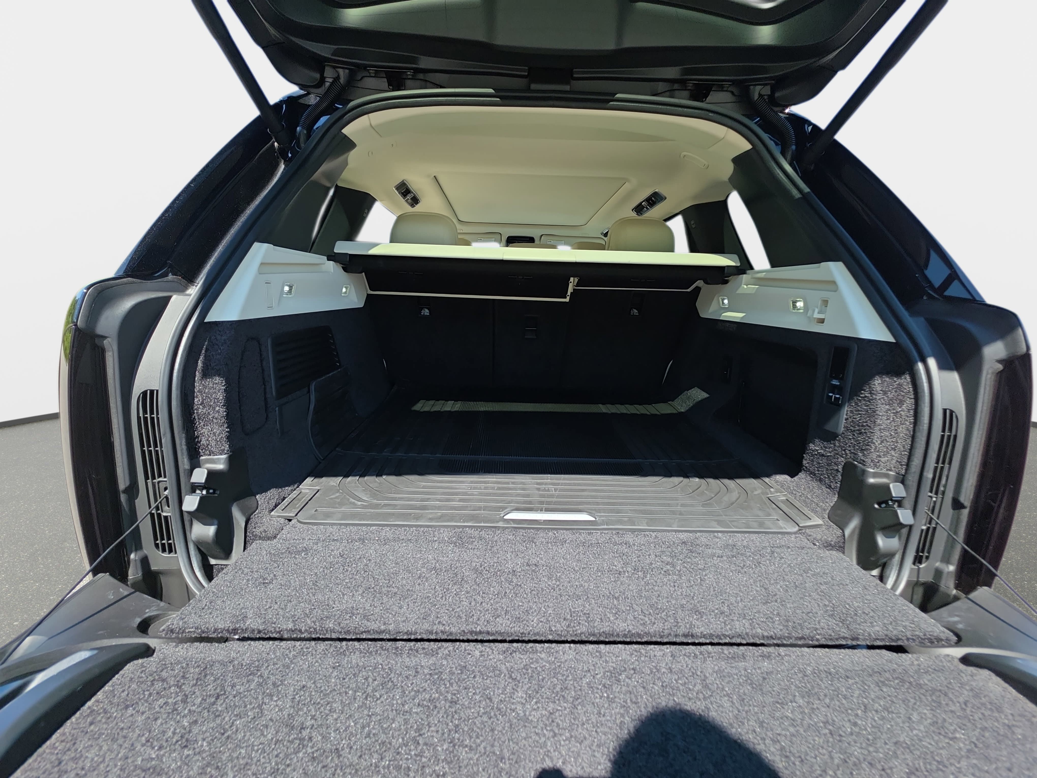 New 2026 Land Rover Range Rover SE AWD/4WD image 13