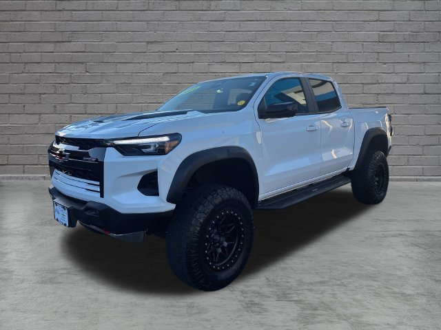 Used 2024 Chevrolet Colorado ZR2 w/ ZR2 Convenience Package III AWD/4WD image 3