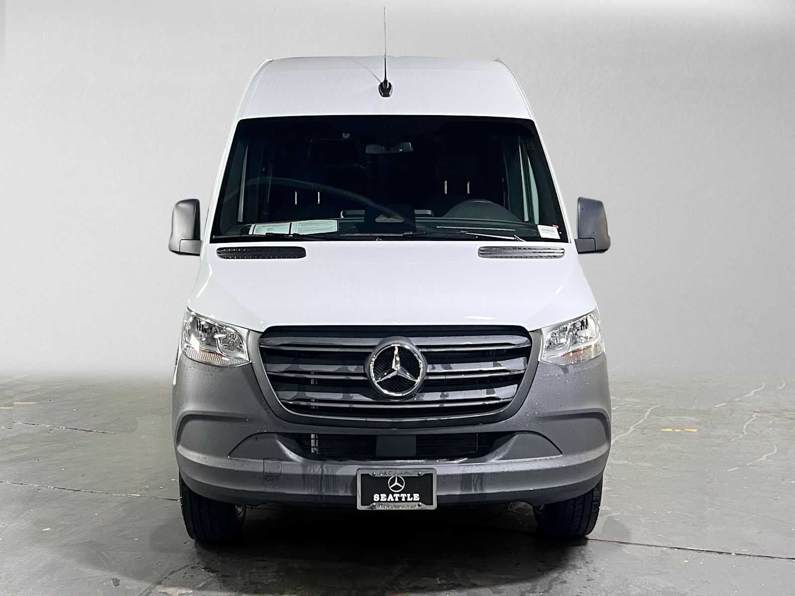 Used 2025 Mercedes-Benz Sprinter 2500 image 9