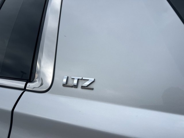 Used 2015 Chevrolet Suburban LTZ image 6