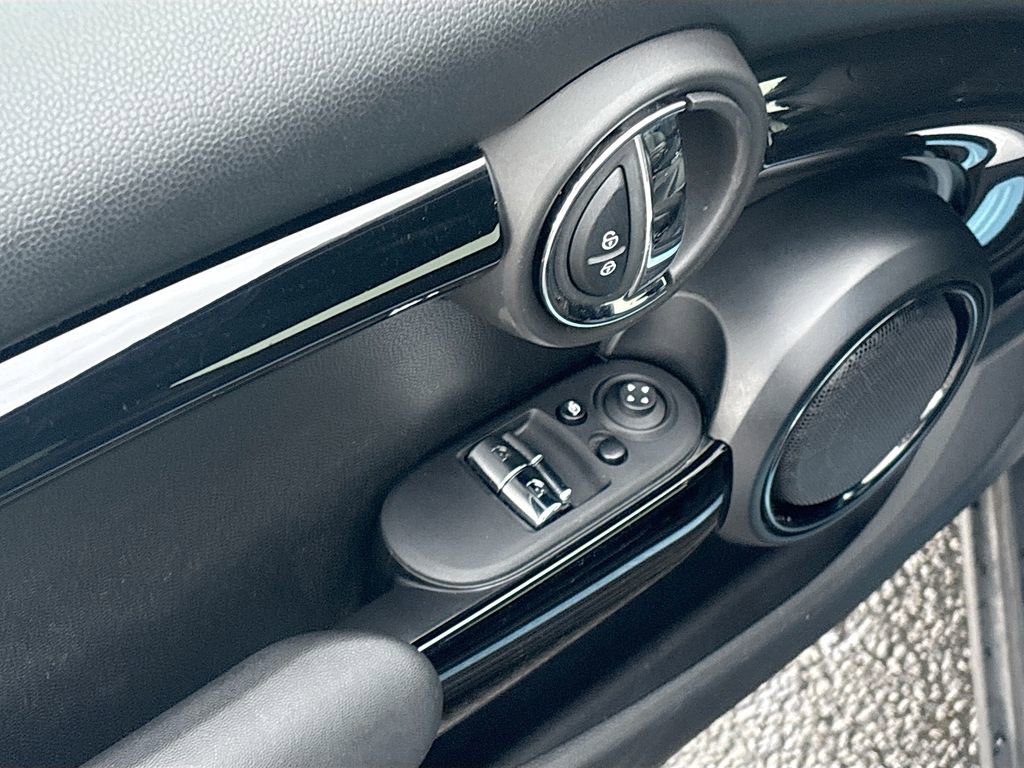 Used 2023 MINI Cooper SE image 18