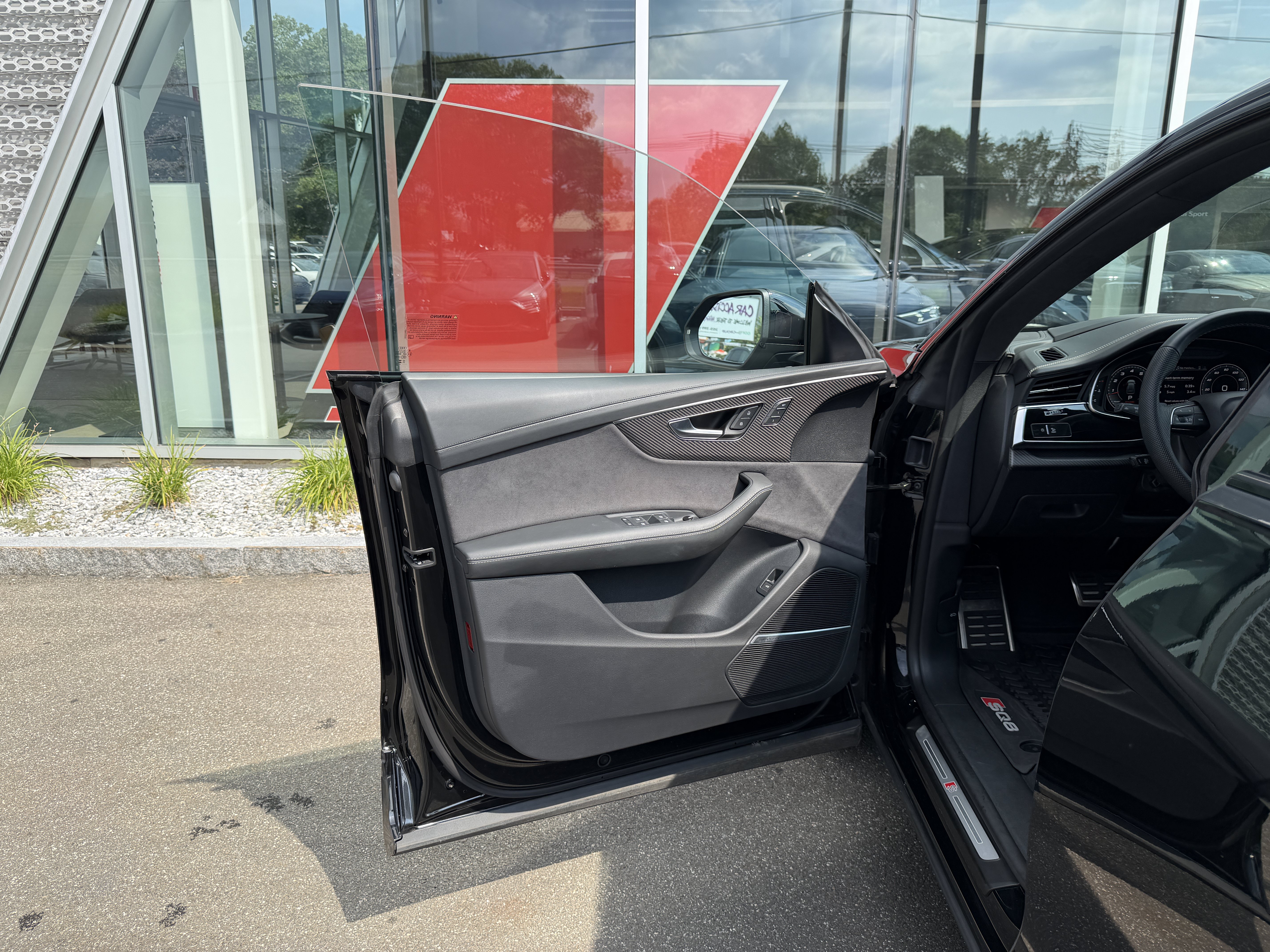 Certified 2025 Audi SQ8 Prestige w/ Prestige Package AWD/4WD image 8