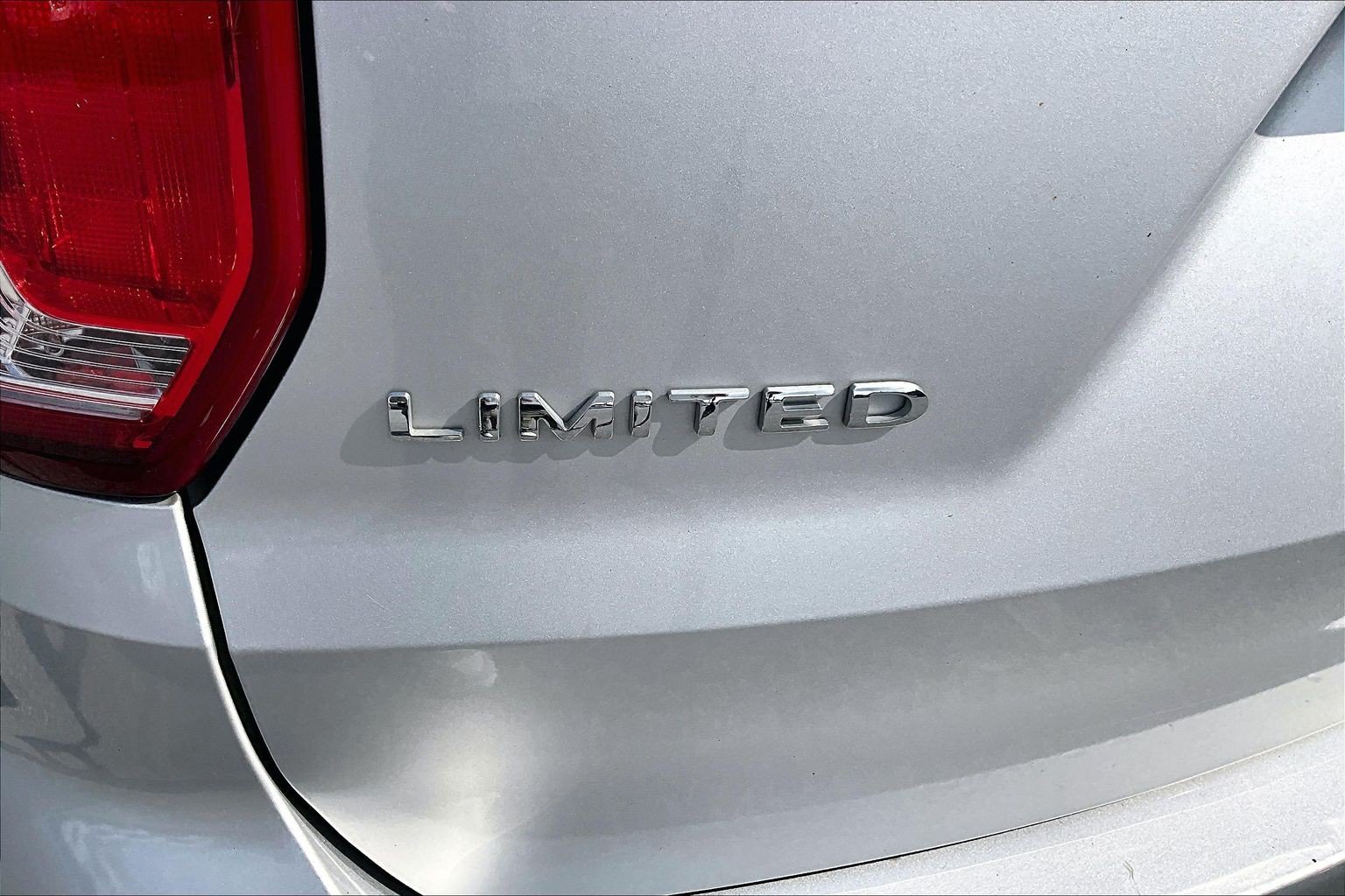 Used 2017 Ford Explorer Limited FWD image 8
