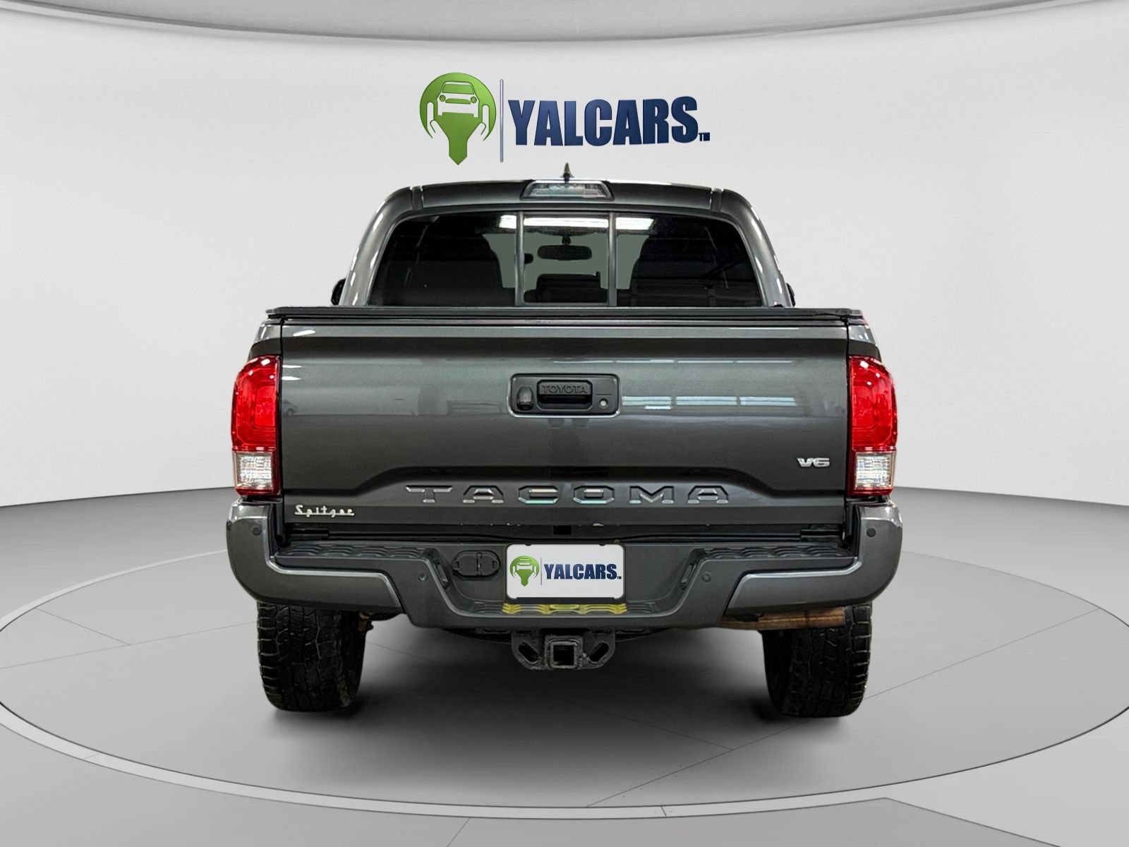 Used 2016 Toyota Tacoma TRD Off-Road AWD/4WD image 4