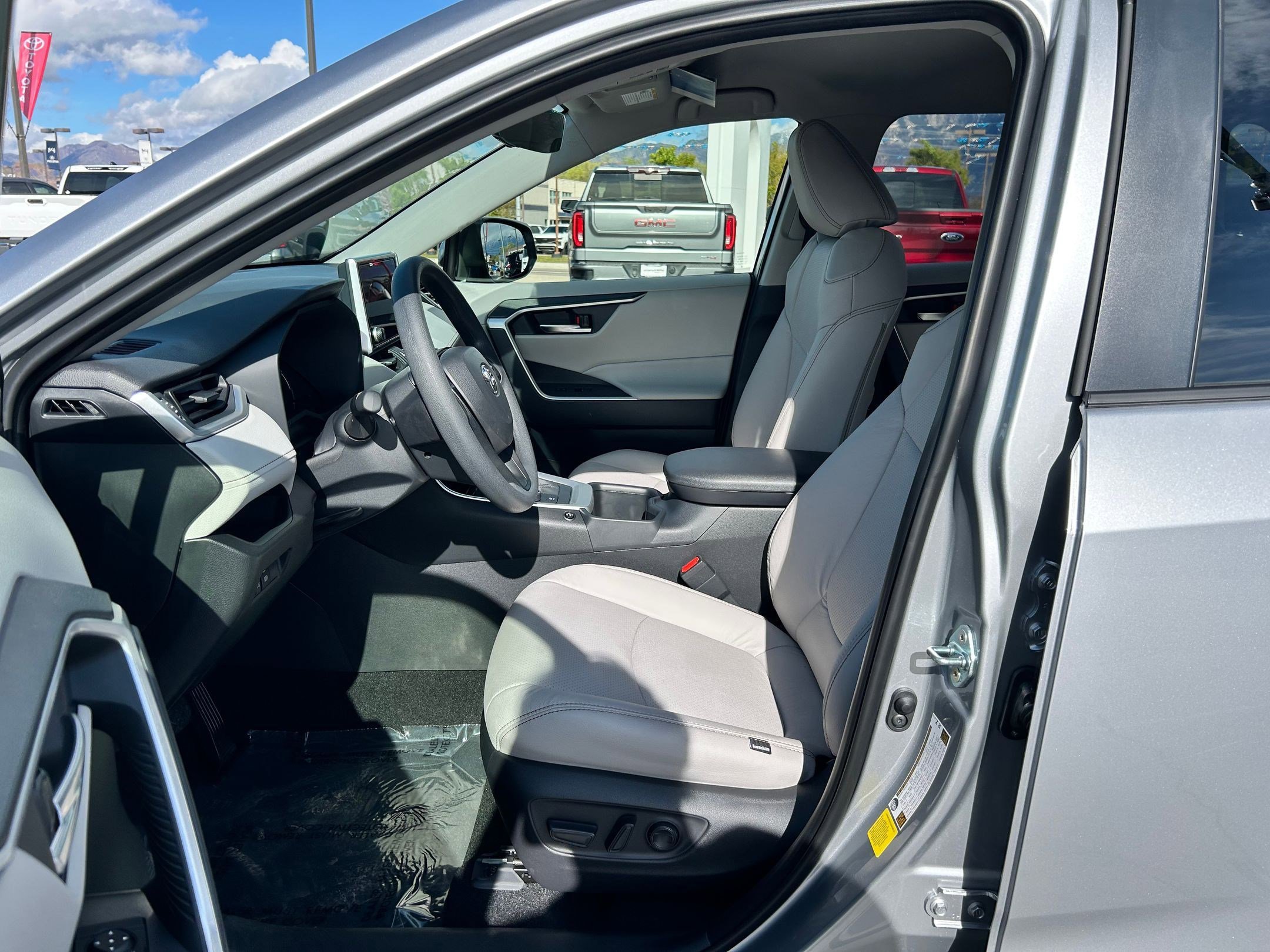 Certified 2025 Toyota RAV4 XLE image 12