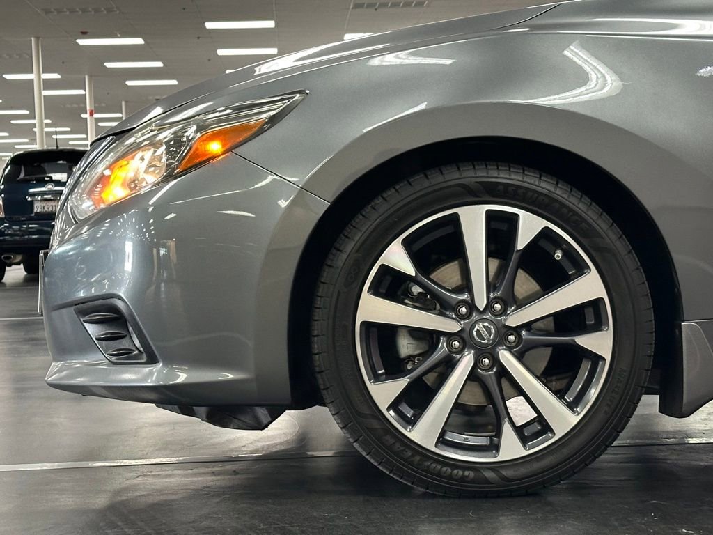 Used 2016 Nissan Altima 2.5 SR image 12