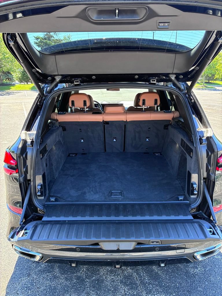 Used 2024 BMW X5 xDrive40i w/ M Sport Package AWD/4WD image 6