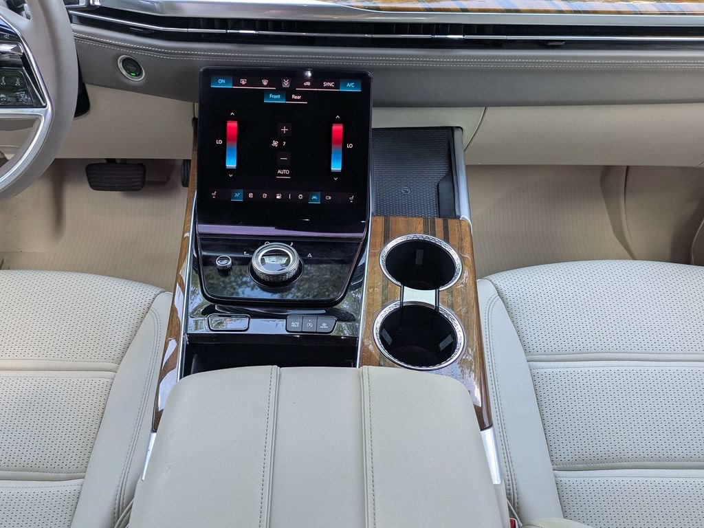 Certified 2025 Cadillac Escalade Sport Platinum w/ LPO, Floor Liner Package AWD/4WD image 22