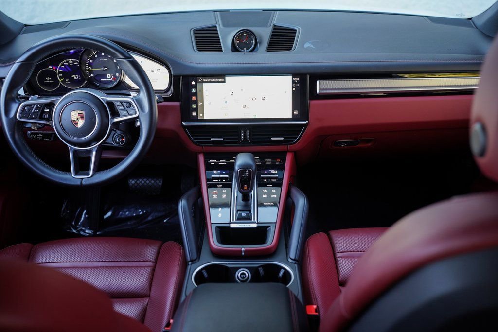 Used 2023 Porsche Cayenne Platinum Edition image 21