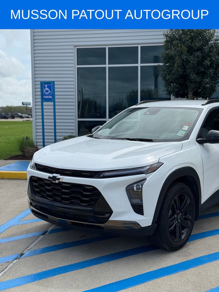 Used 2025 Chevrolet Trax ACTIV w/ Driver Confidence Package image 2