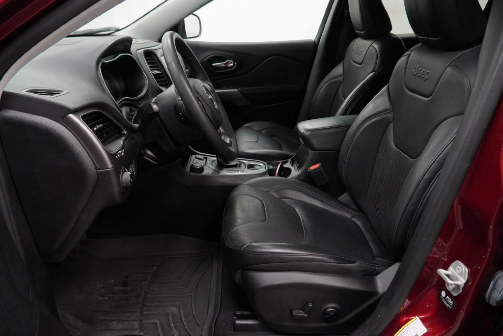 Certified 2021 Jeep Cherokee Latitude Lux AWD/4WD image 3
