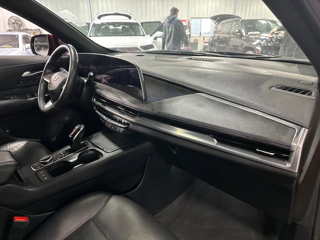 Used 2024 Cadillac XT4 Sport image 30