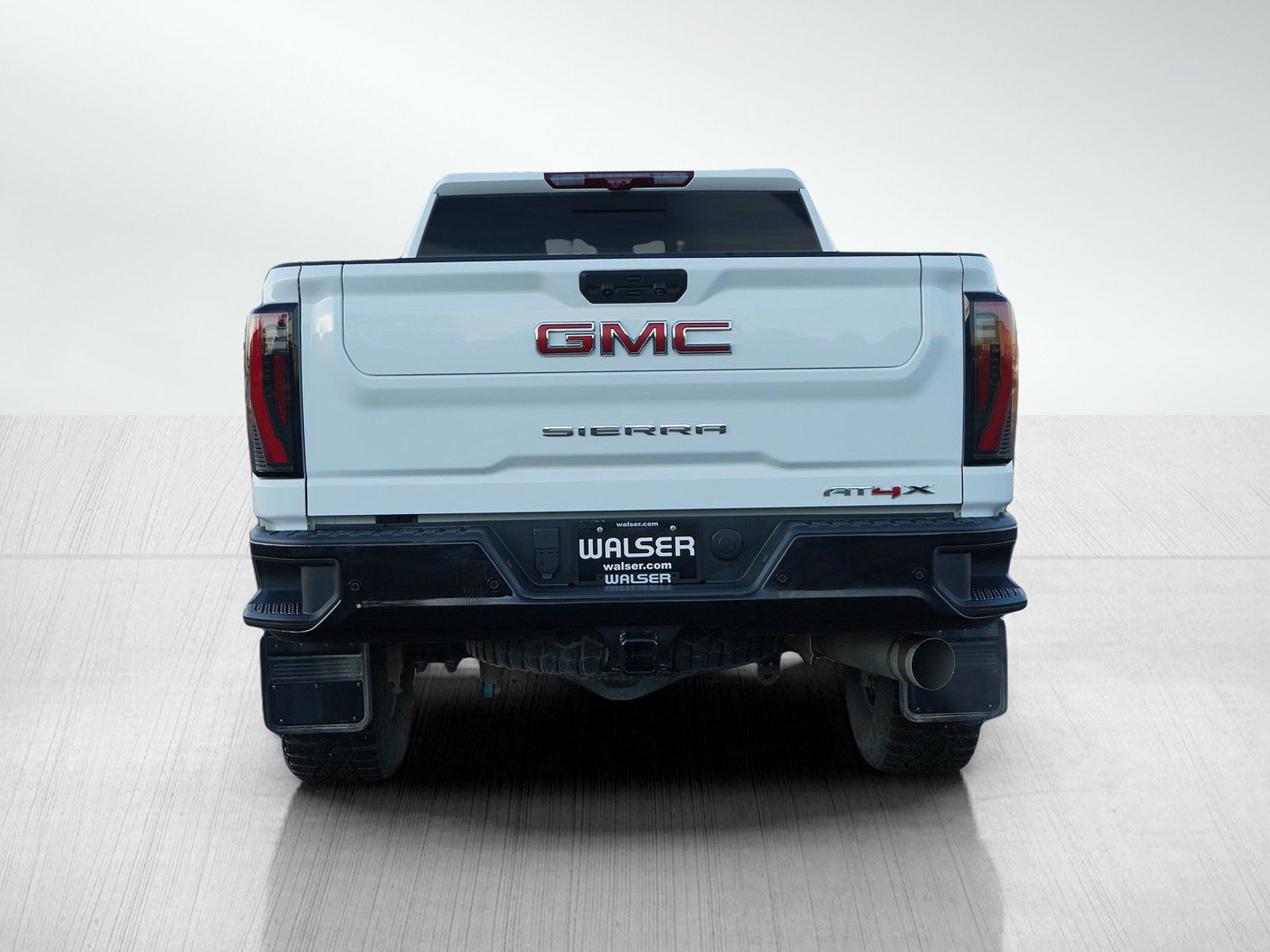 Used 2025 GMC Sierra 2500 AT4X image 4