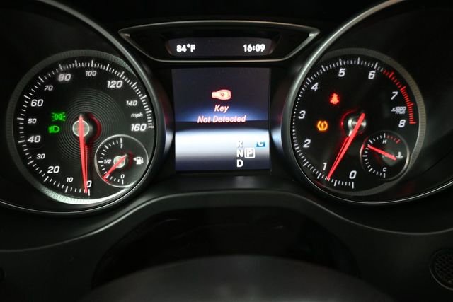 Used 2020 Mercedes-Benz GLA 250 4MATIC w/ Premium Package image 23