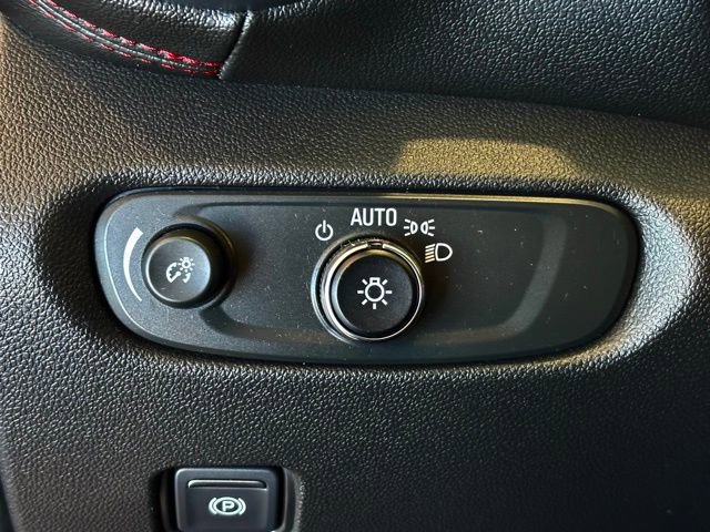 Used 2023 Chevrolet Blazer RS w/ Enhanced Convenience Package FWD image 17