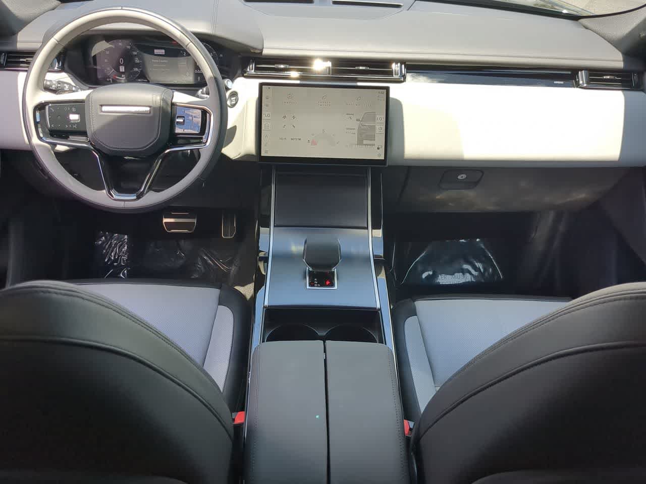 Certified 2026 Land Rover Range Rover Velar Dynamic SE AWD/4WD image 15