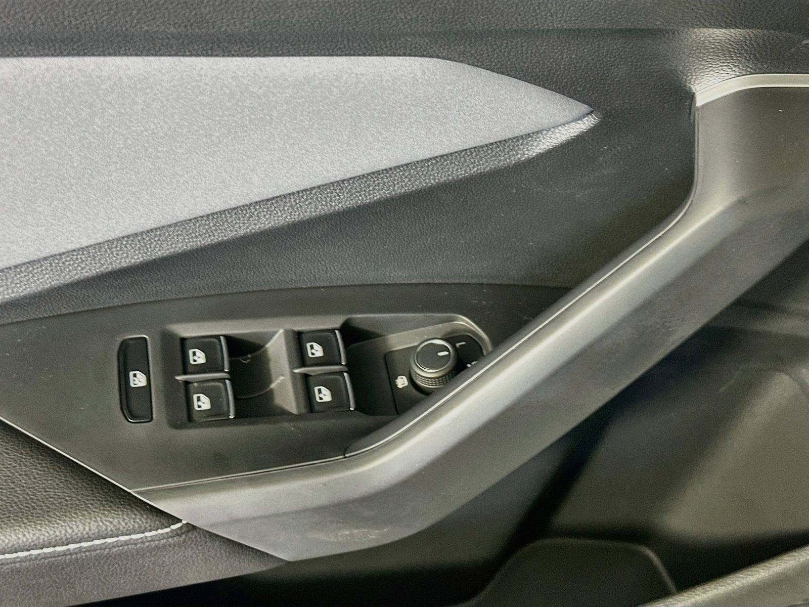 New 2027 Volkswagen Jetta SE FWD image 17