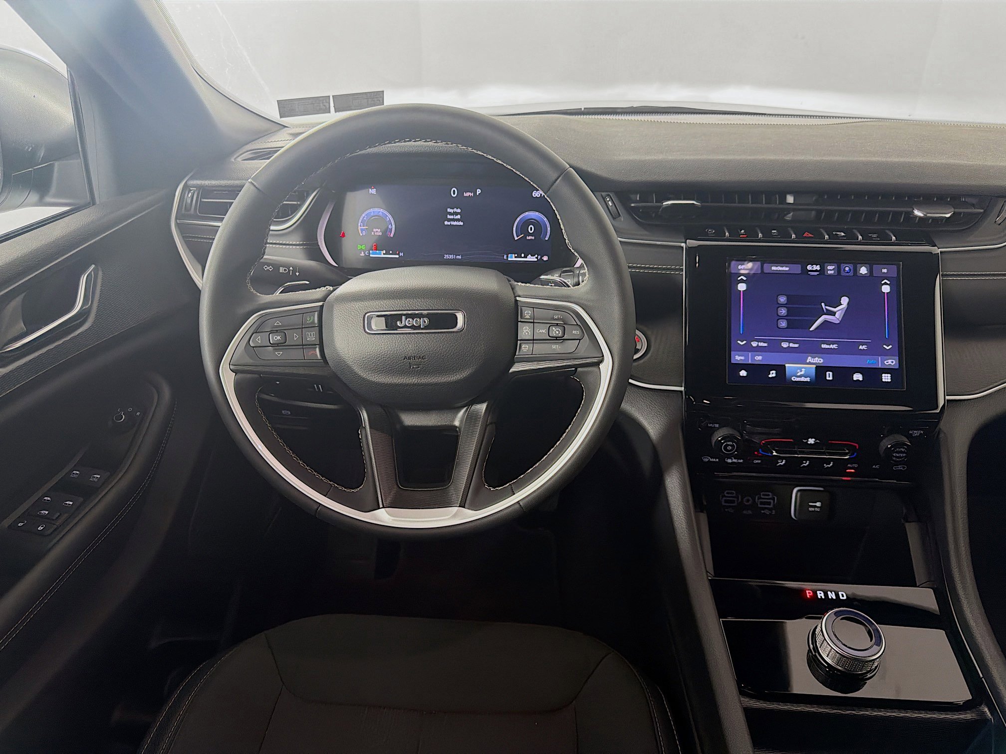 Used 2024 Jeep Grand Cherokee Laredo image 22