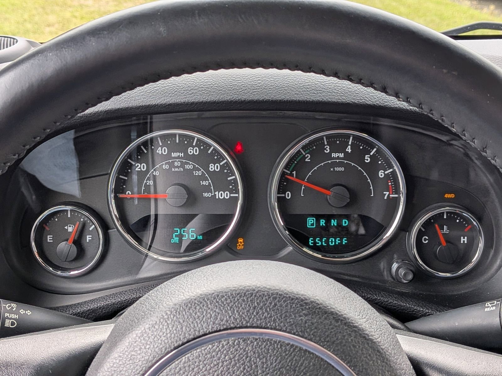 Used 2015 Jeep Wrangler Unlimited Sahara image 12