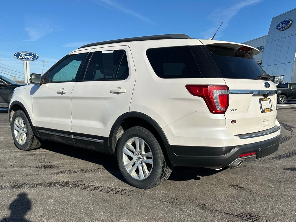 Used 2018 Ford Explorer XLT w/ Equipment Group 202A image 3