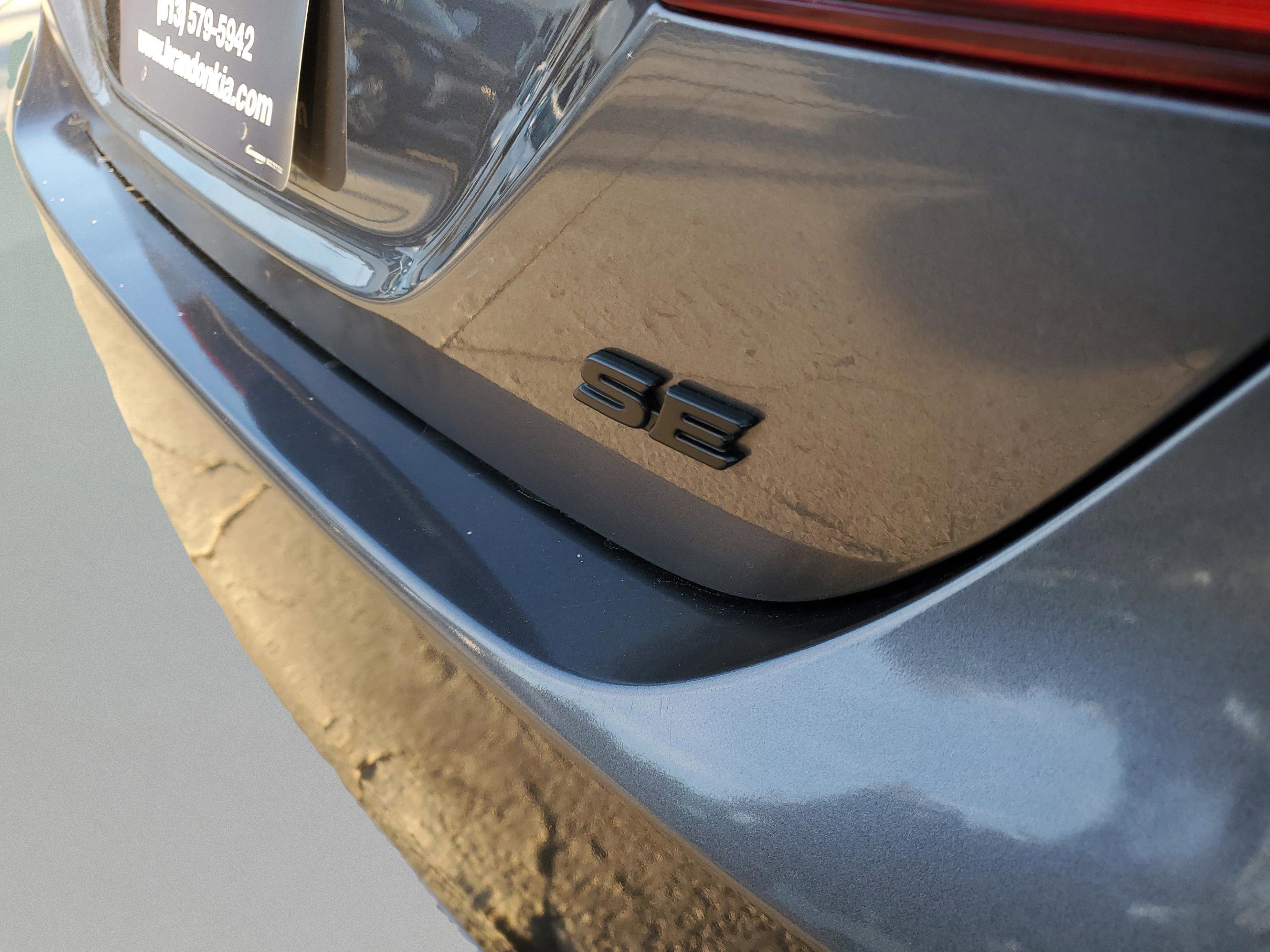 Used 2024 Toyota Camry SE image 8