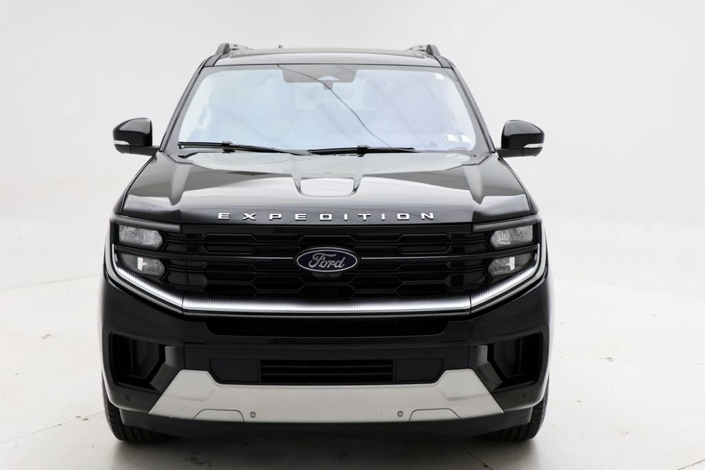 Used 2025 Ford Expedition Platinum AWD/4WD image 4